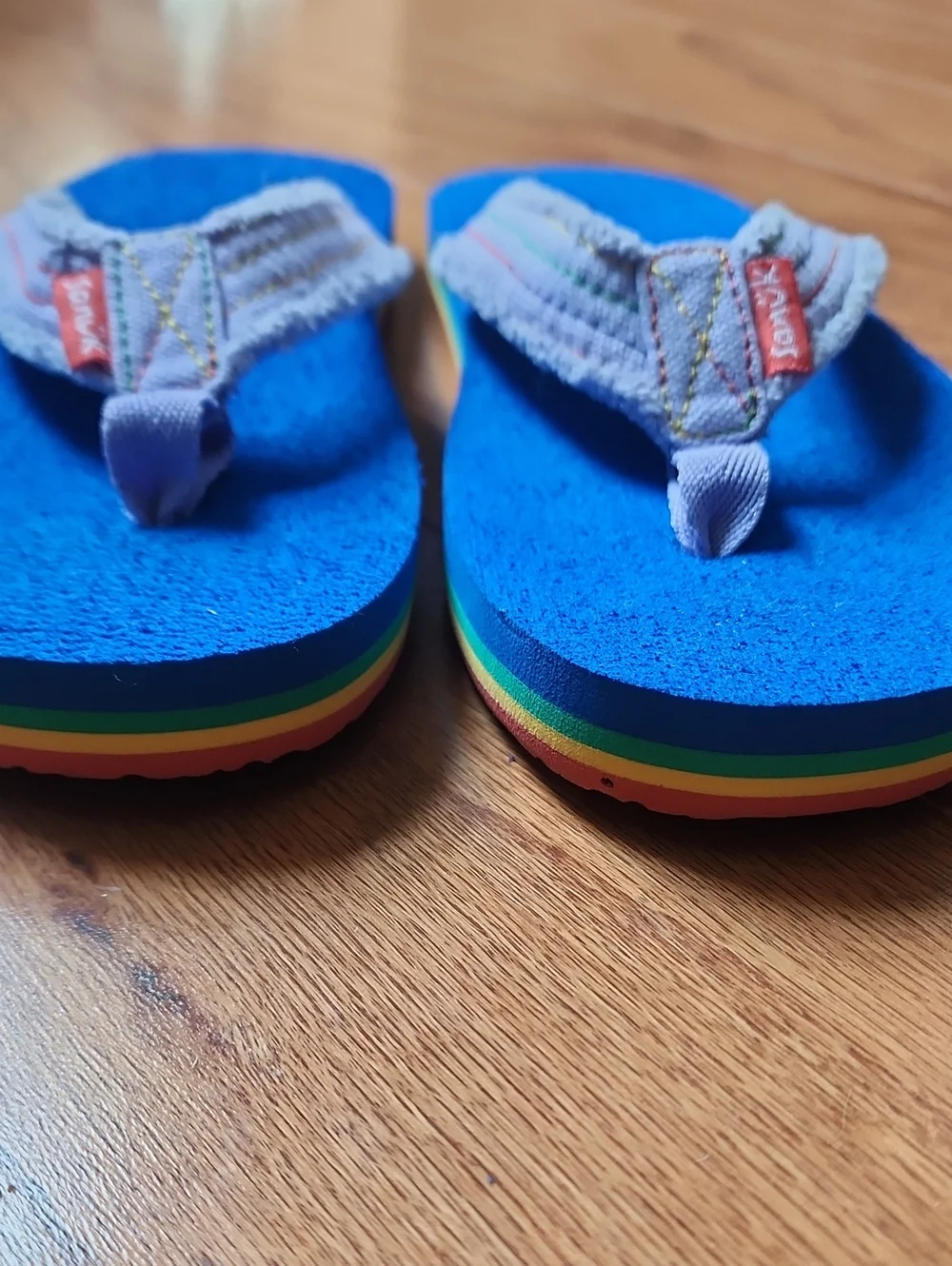 Sanuk Fraidy Stacker Rainbow Flip Flop, Big Kids 2/3